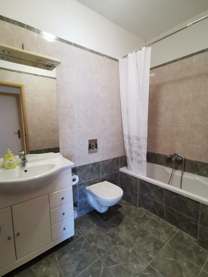 Big And Spacious Apartment In The Heart Of אומיס מראה חיצוני תמונה
